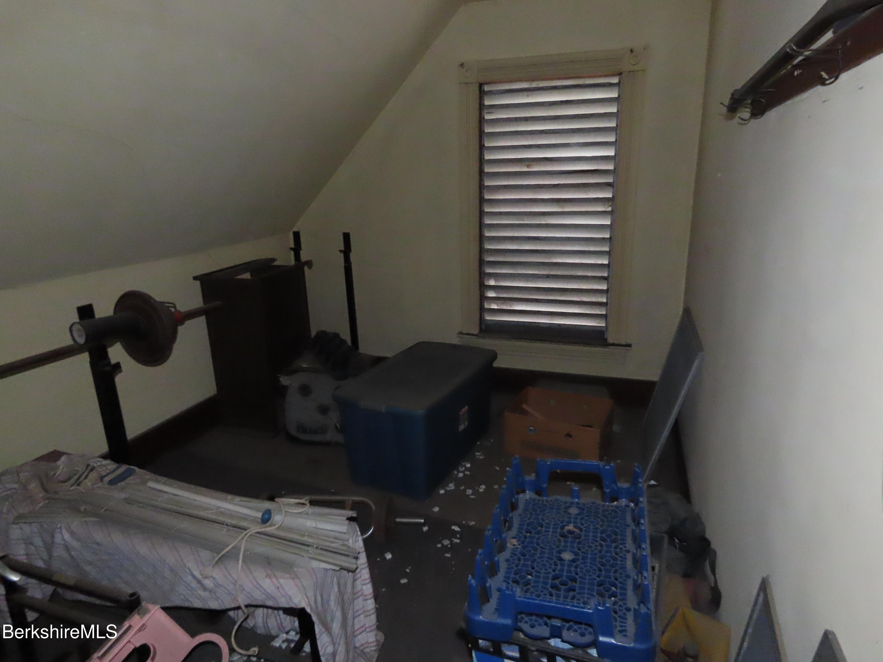 121 Commercial Street Adams, MA 01220 - Photo 19 of 49 Apt. B