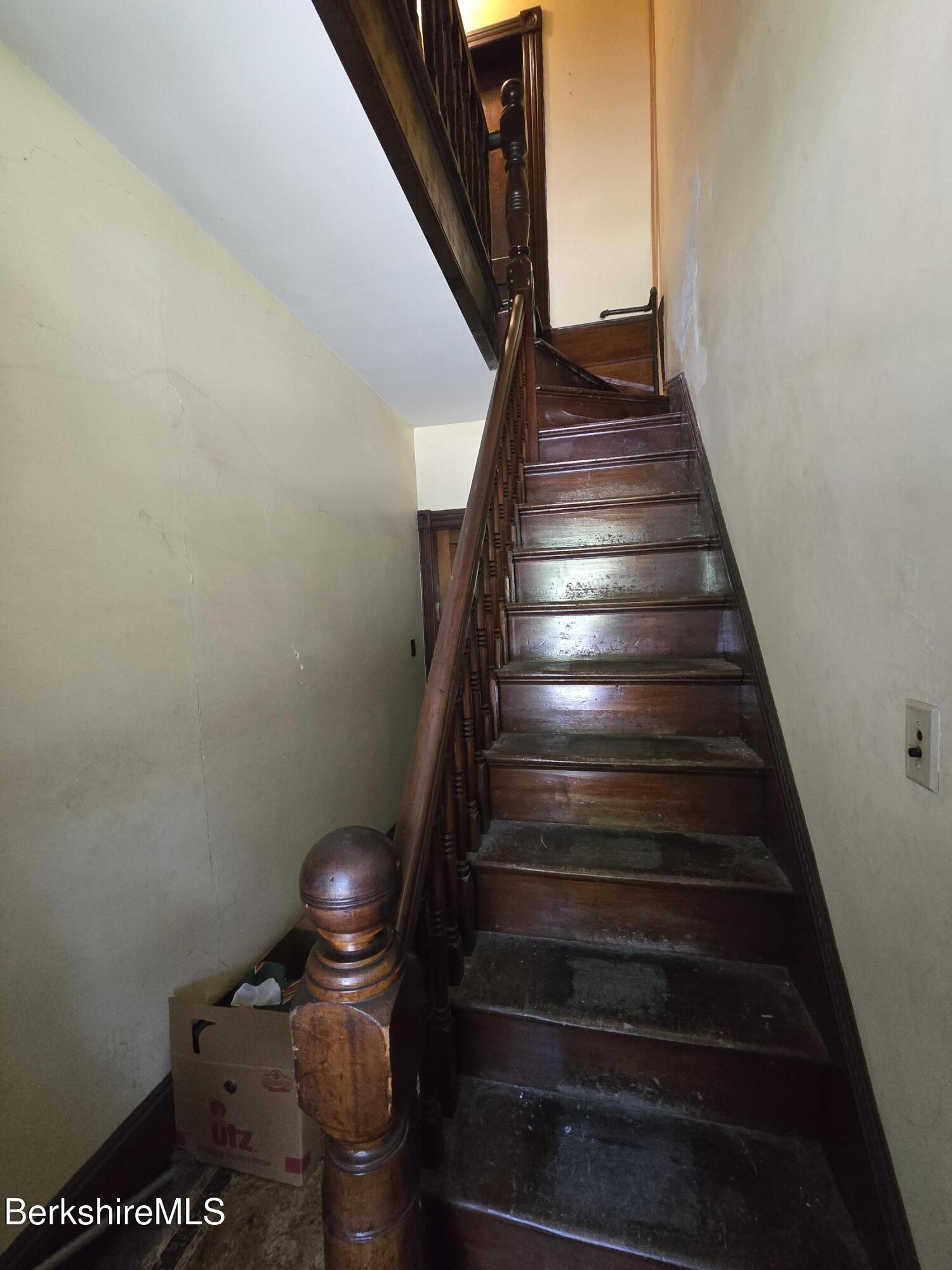 121 Commercial Street Adams, MA 01220 - Photo 36 of 49 Front hallway from C to D