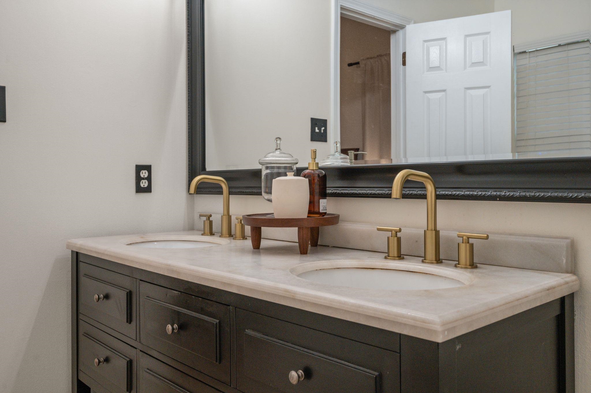 132 Hope Drive Daphne, AL 36526 - Photo 26 of 44 Bathroom