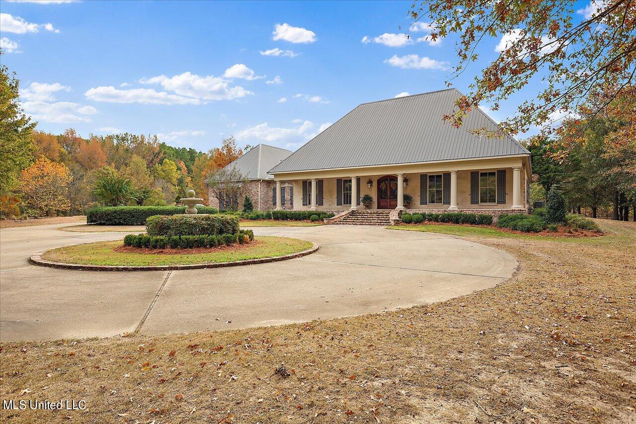 619 Old Agency Road Ridgeland, MS 39157 - Photo 2 of 70 02-619 Old Agency Rd