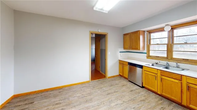 $900 | 902 North Cedar Street, Nevada, MO 64772