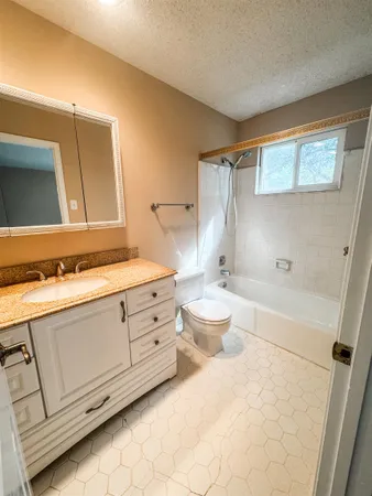 $2,300 | 1062 Fredericksburg Cove, Collierville, TN 38017