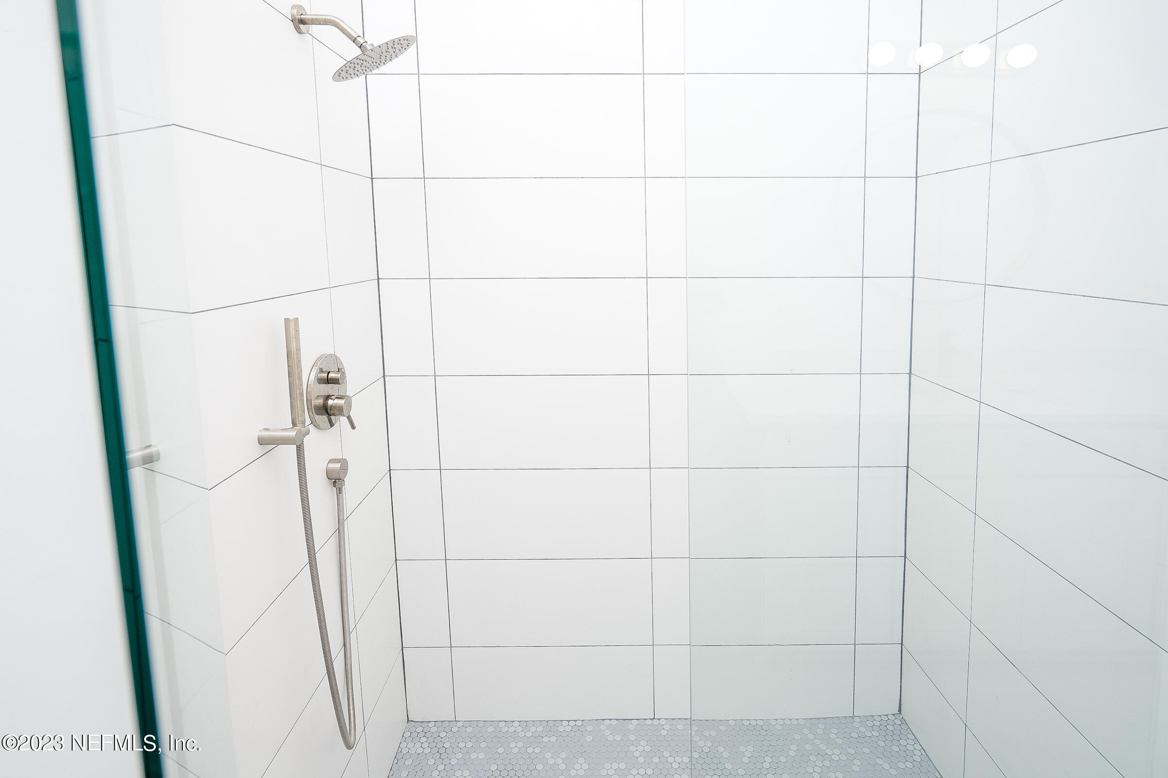 210 Yarbrough Road St. Augustine, FL 32095 - Photo 19 of 34 a bathroom with a shower