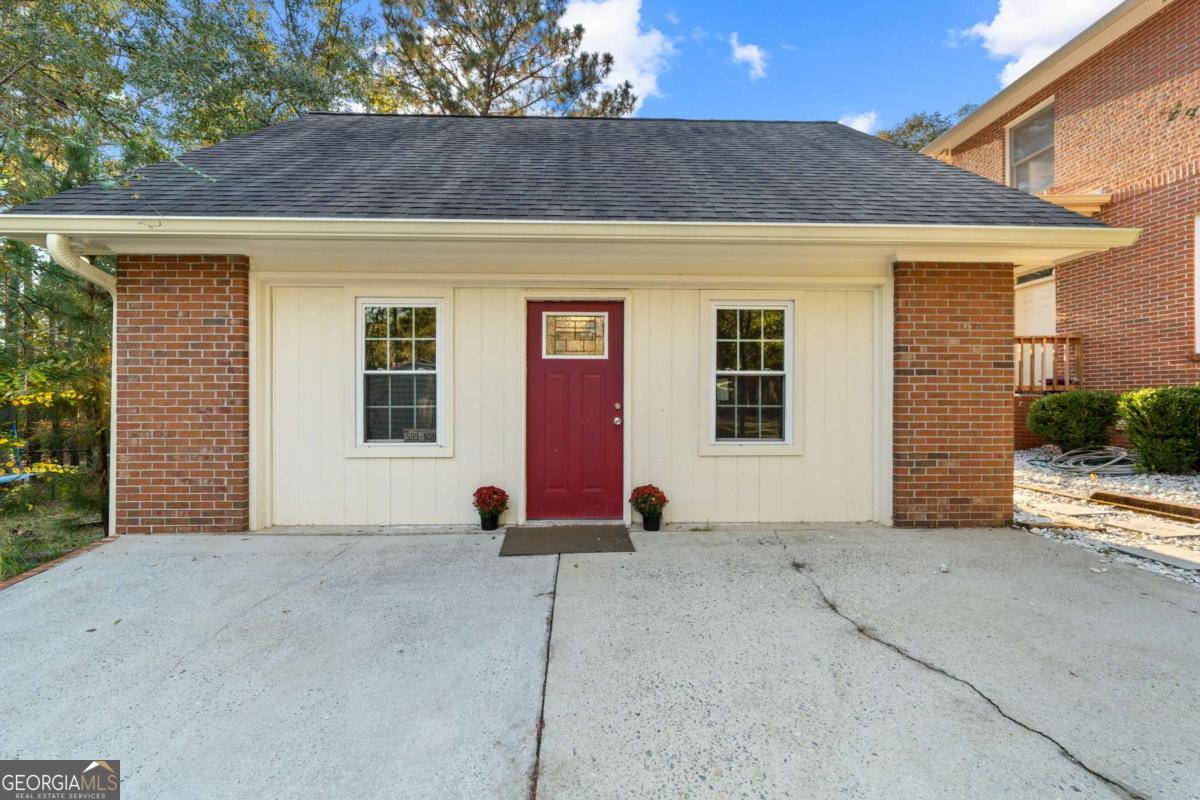 385 Stembridge Road Southeast Milledgeville, GA 31061 - Photo 37 of 81 a view of outdoor space and front view of a house