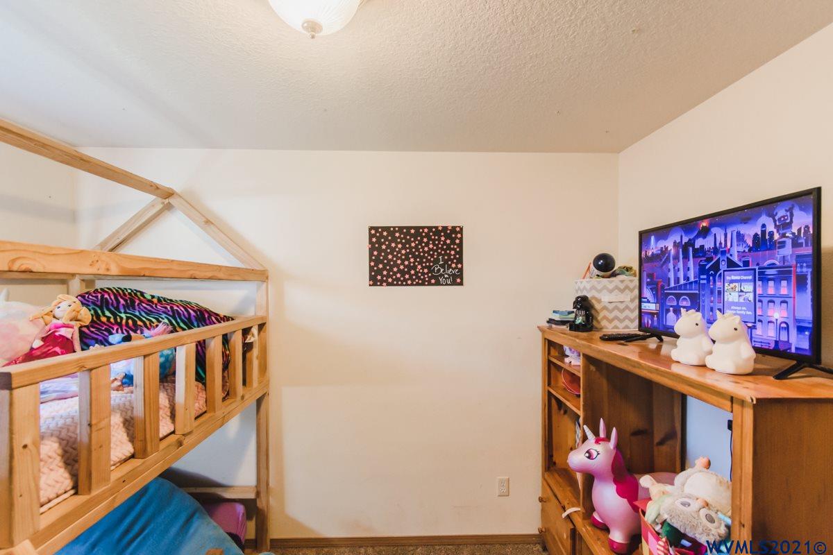 1033 B Loop Lebanon, OR 97355 - Photo 31 of 42