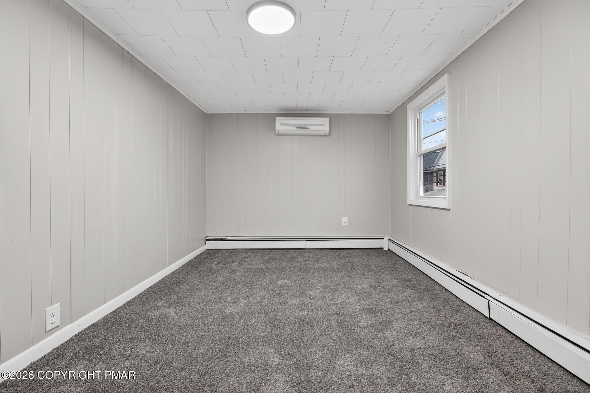 24 Wyoming Street Ashley, PA 18706 - Photo 12 of 29 14_24_Wyoming_St_Ashley_PA_18706-Living_