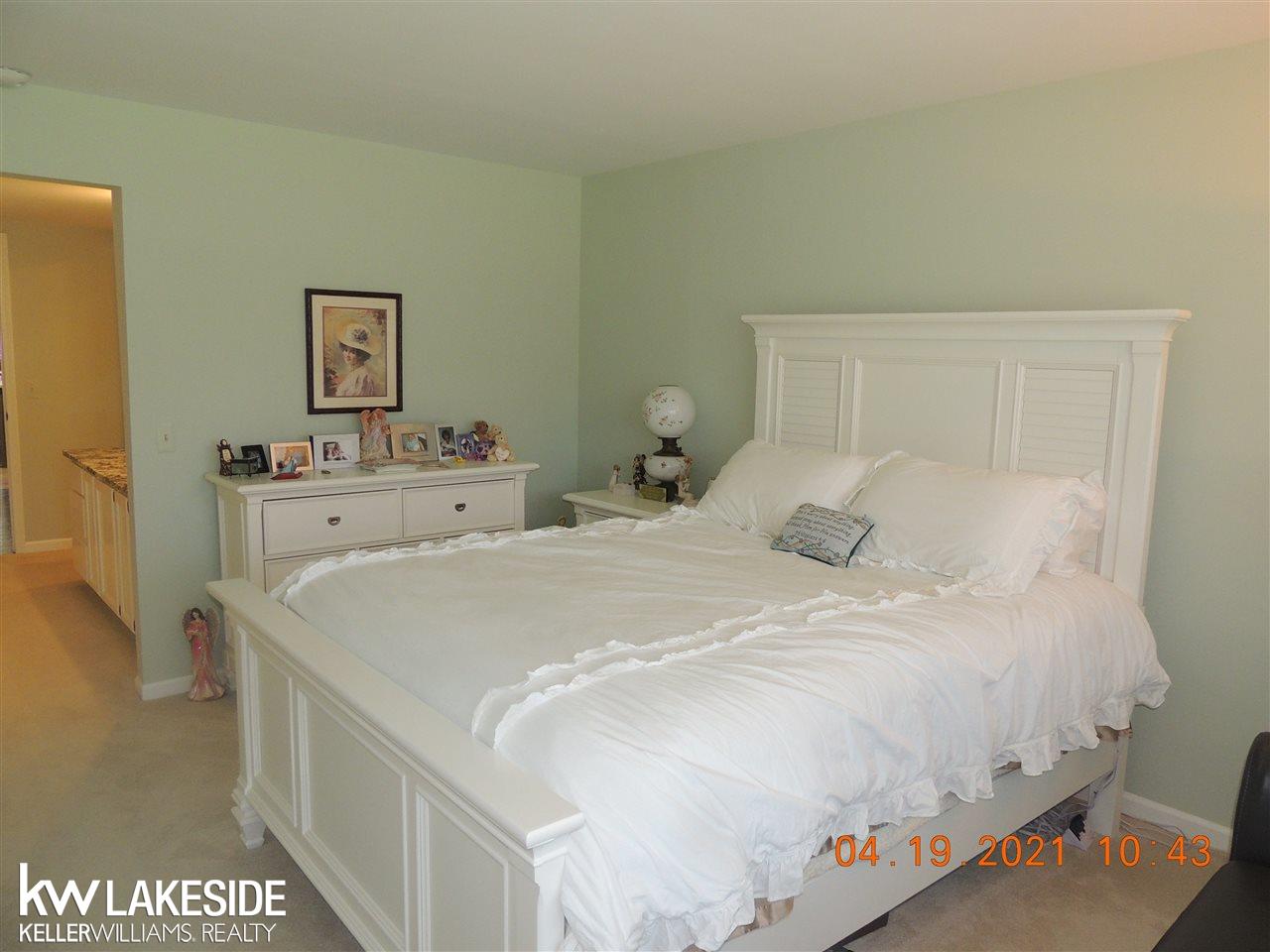 1675 Huntington Park, Unit B Rochester Hills, MI 48309 - Photo 19 of 42