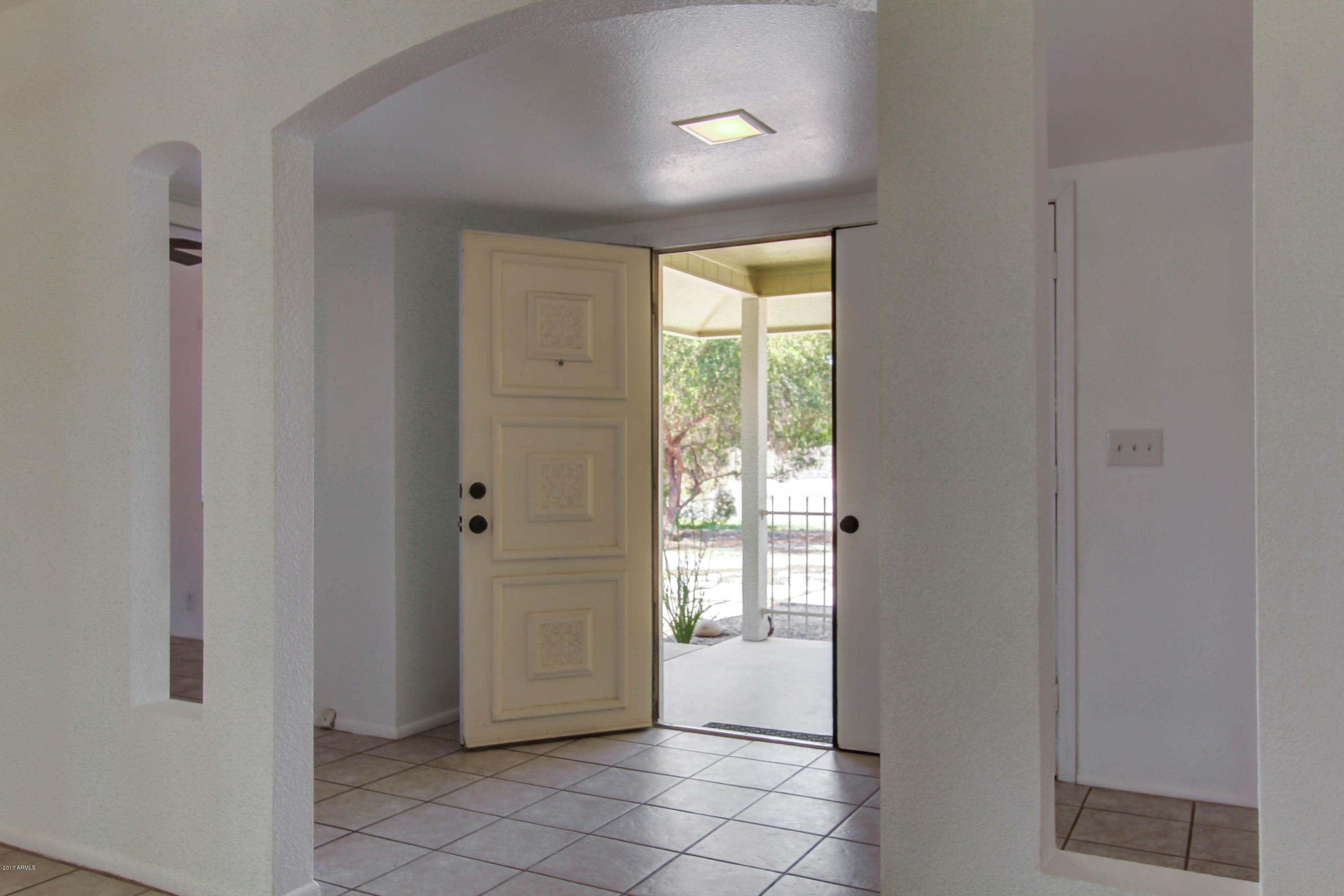 839 South Power Road Mesa, AZ 85206 - Photo 3 of 15 003_Foyer