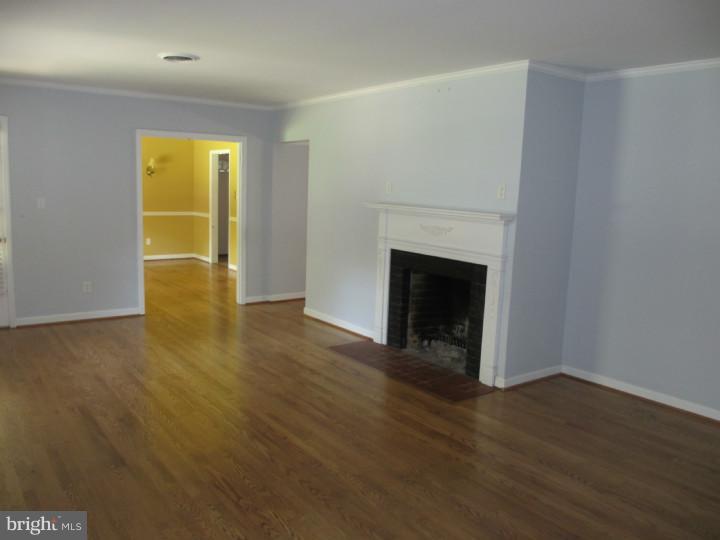 4910 Threadneedle Road Wilmington, DE 19807 - Photo 4 of 10 Gallery Image 4
