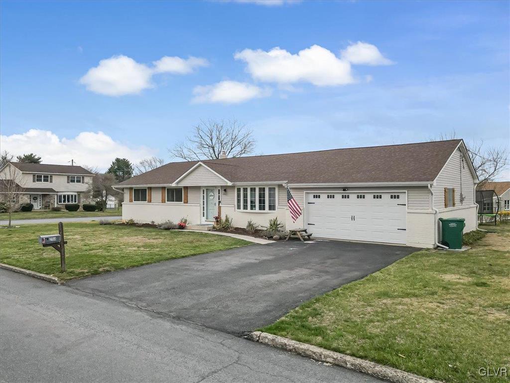 2158 Aster Road Lower Macungie Township, PA 18062 - Photo 4 of 61 Gallery Image 4