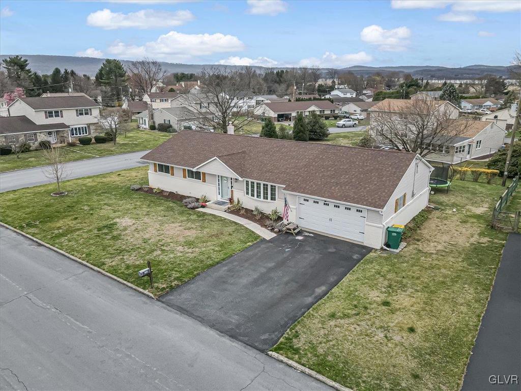 2158 Aster Road Lower Macungie Township, PA 18062 - Photo 5 of 61 Gallery Image 5