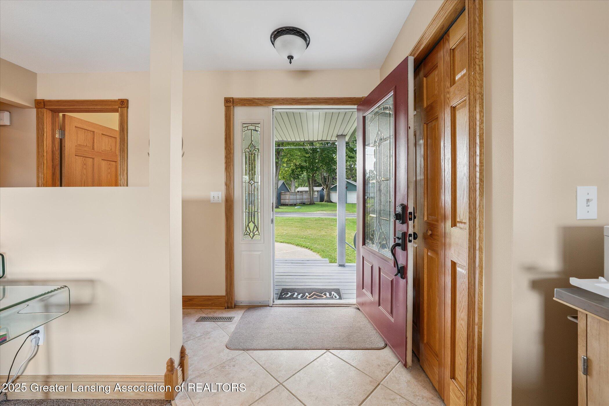 5512 Rays Drive Onsted, MI 49265 - Photo 5 of 42 06-5512-Rays-Dr-Onsted-MI-49265-WindowSt