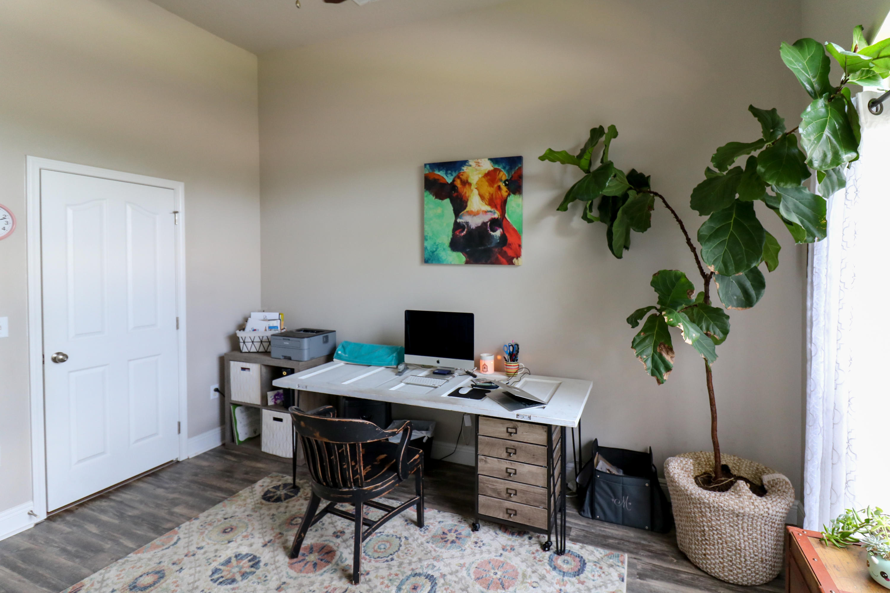 675 Red Fern Road Crestview, FL 32536 - Photo 27 of 35 a workspace with furniture and potted plant