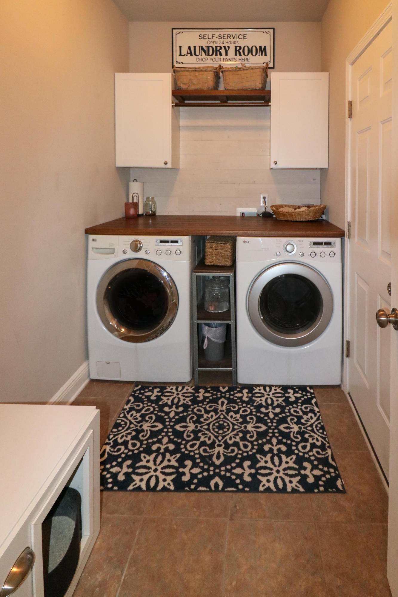 675 Red Fern Road Crestview, FL 32536 - Photo 28 of 35 a utility room with dryer and washer