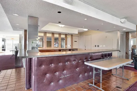 $180,000 | 3910 Inverrary Boulevard, Unit 601B, Lauderhill, FL 33319