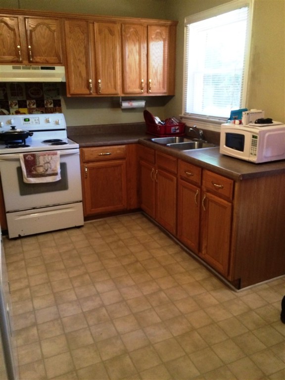 111 Whitehall Road Anderson, SC 29625 - Photo 2 of 8