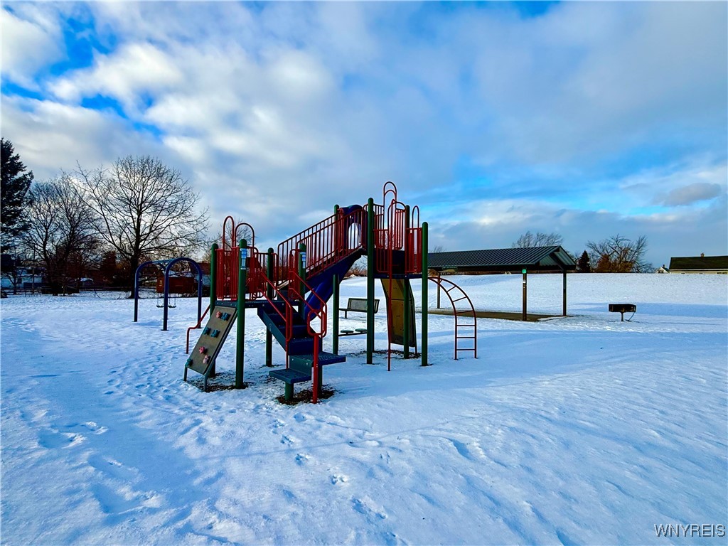 823 South Division Street Buffalo, NY 14210 - Photo 11 of 11