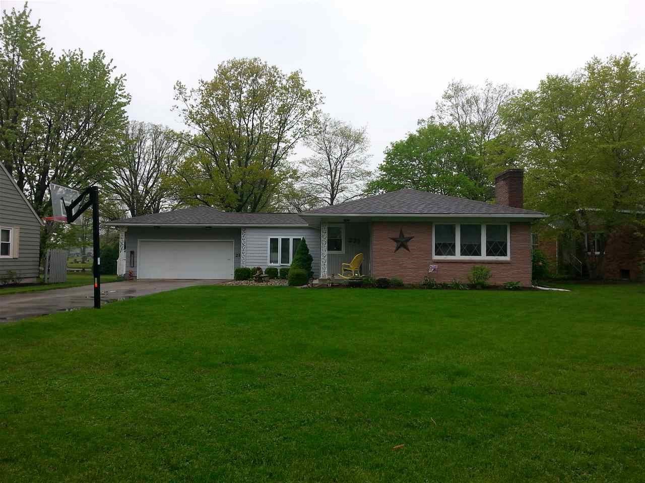 221 Oakridge Place Decatur, IN 46733 - Photo 1 of 20