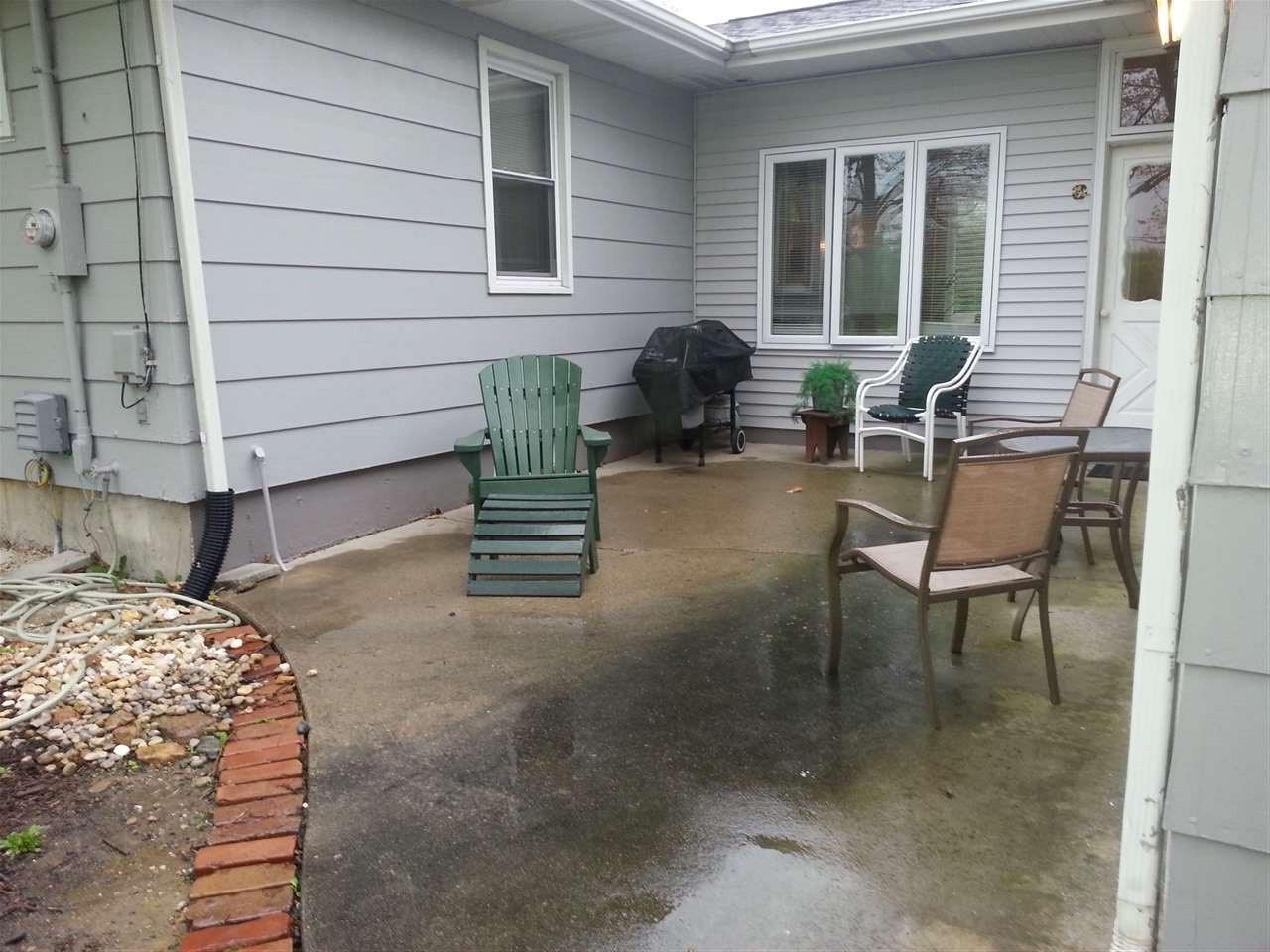 221 Oakridge Place Decatur, IN 46733 - Photo 2 of 20