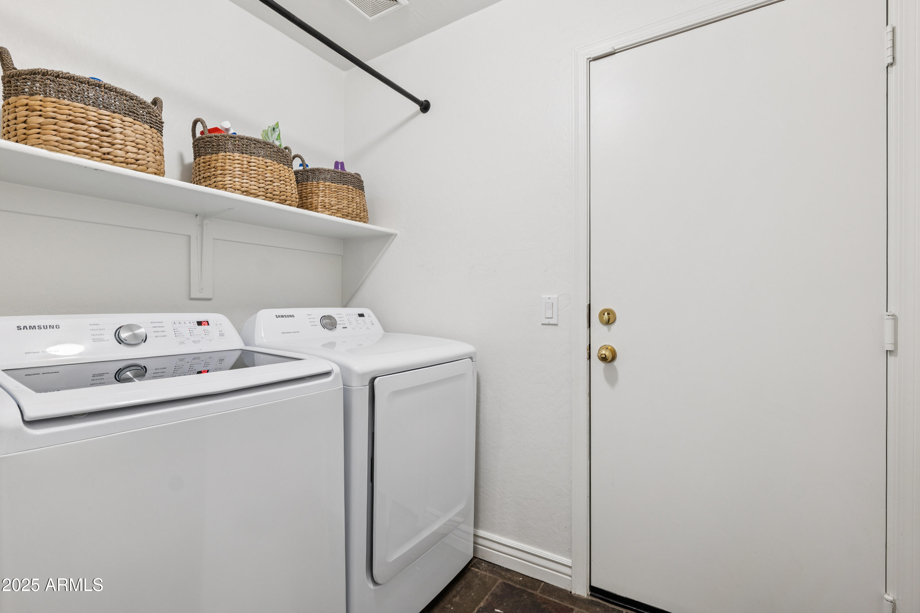 1718 East Harwell Road Phoenix, AZ 85042 - Photo 15 of 35 16-P1105928