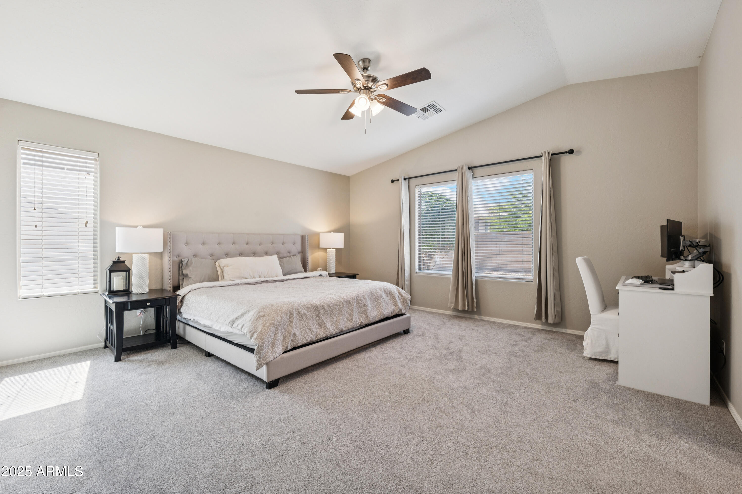 1718 East Harwell Road Phoenix, AZ 85042 - Photo 16 of 35 17-P1105948