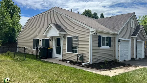 $265,000 | 3010 Ronan Drive, Lake In The Hills, IL 60156