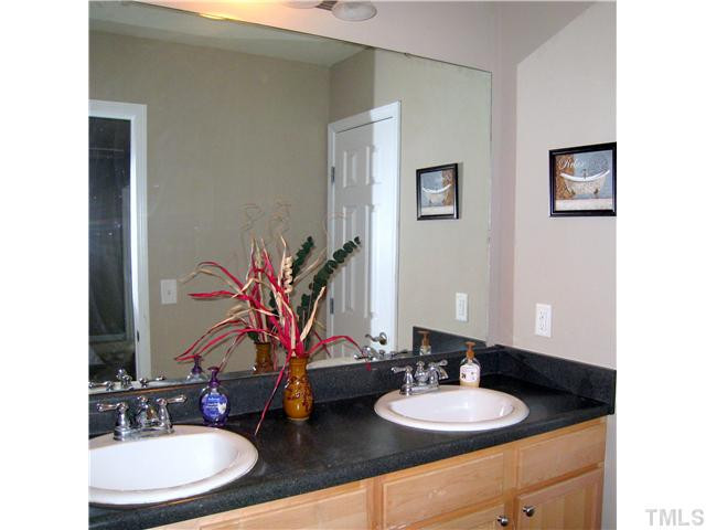 2013 Tennessee Road Durham, NC 27704 - Photo 15 of 25 Bathroom