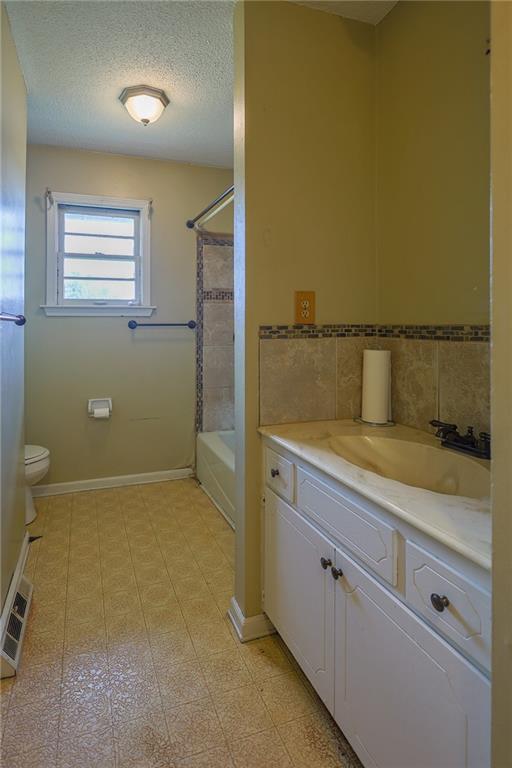 13137 Norris Road Rayville, MO 64084 - Photo 12 of 18