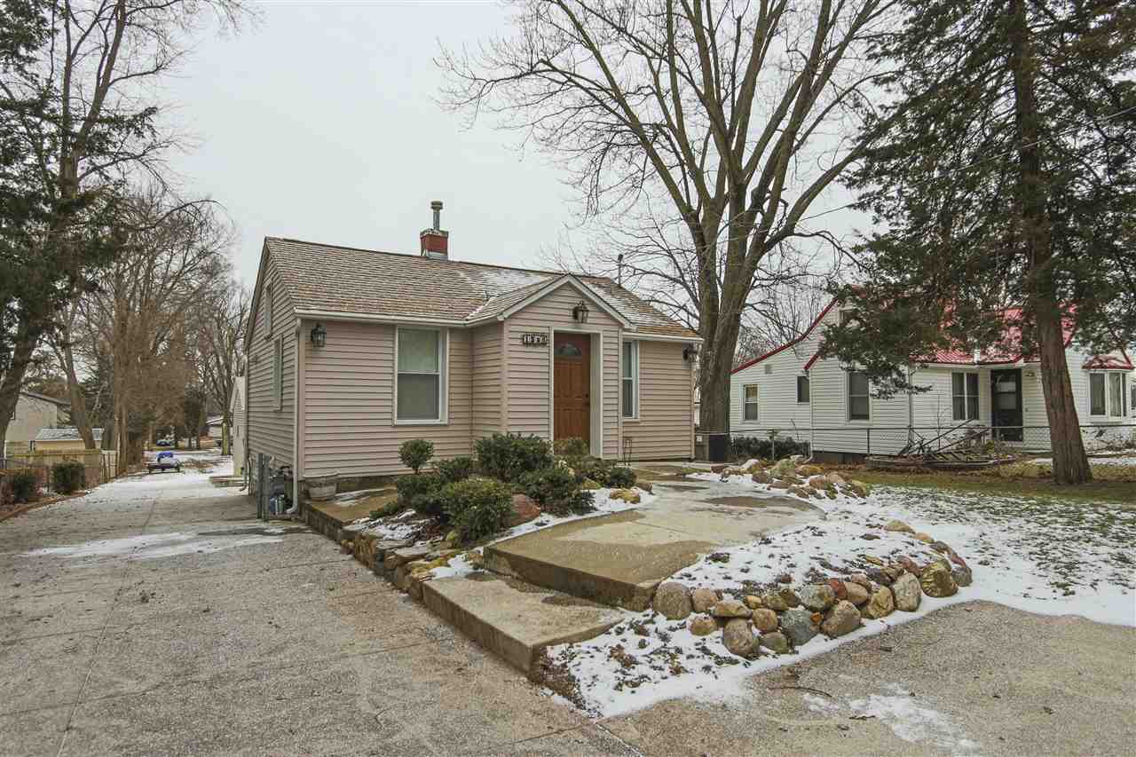 1556 Ruth Street Waterloo, IA 50707 - Photo 2 of 18 Gallery Image 2