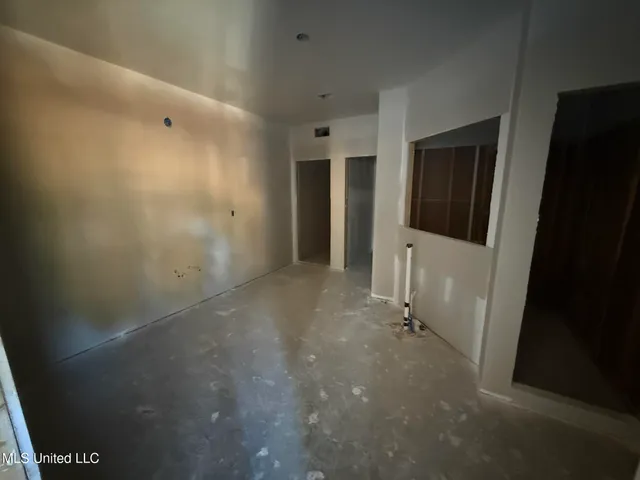 $559,000 | 261 Poplar Lane, Holly Springs, MS 38635