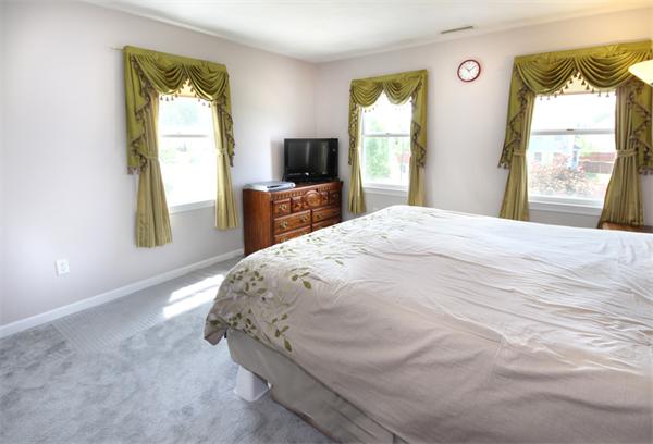 220 Woodpecker Road Stoughton, MA 02072 - Photo 15 of 30 Gallery Image 15