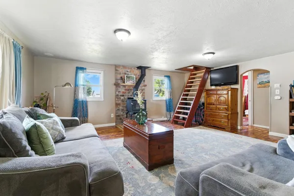 $299,999 | 904 Kruger Street, Chewelah, WA 99109