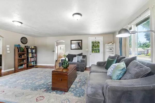 $299,999 | 904 Kruger Street, Chewelah, WA 99109