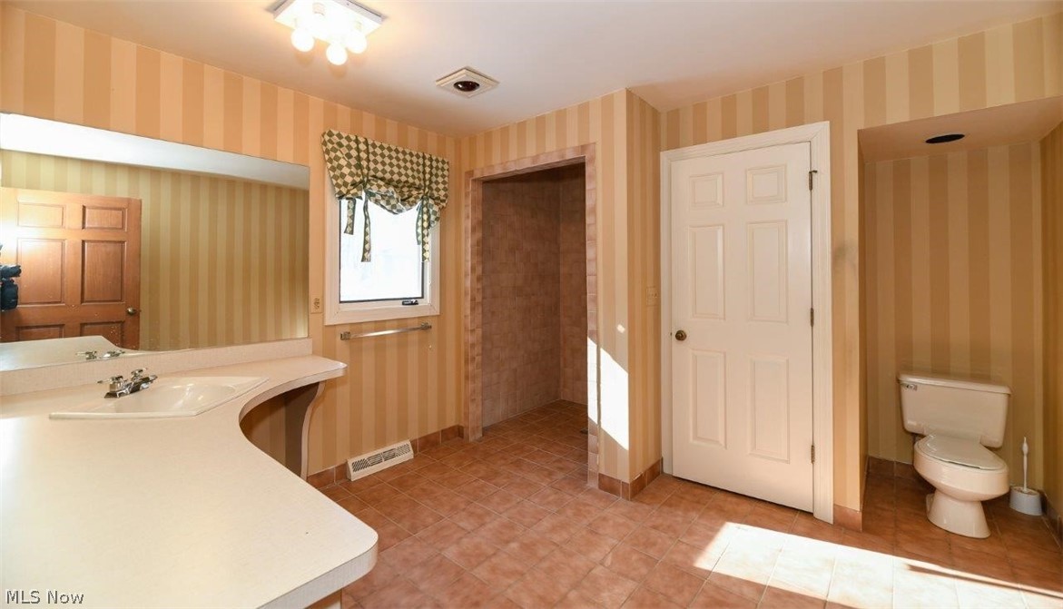 38380 Rogers Road Willoughby, OH 44094 - Photo 12 of 30