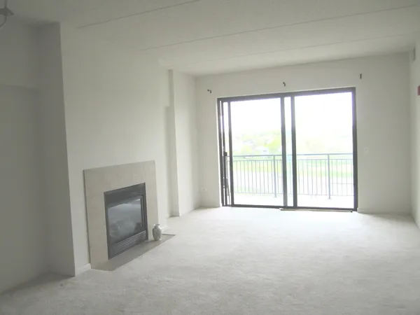 $2,275 | 6420 Double Eagle Drive, Unit 603, Woodridge, IL 60517