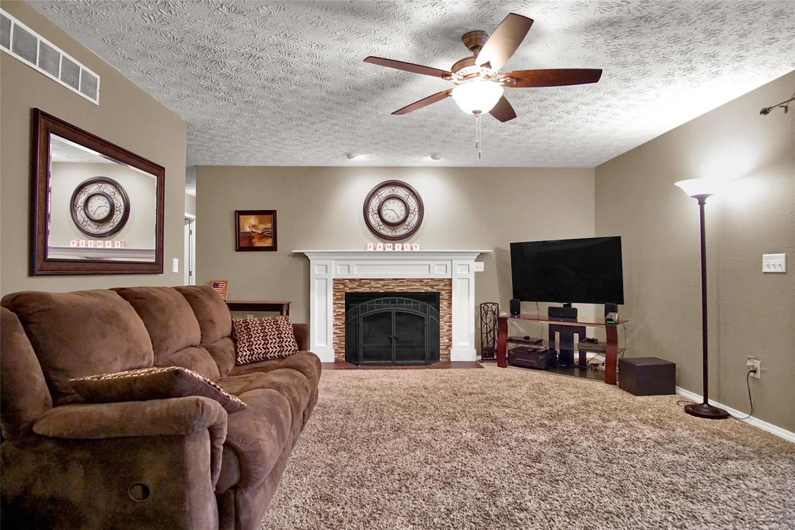 957 Long Branch Road Troy, IL 62294 - Photo 12 of 36 Gallery Image 12