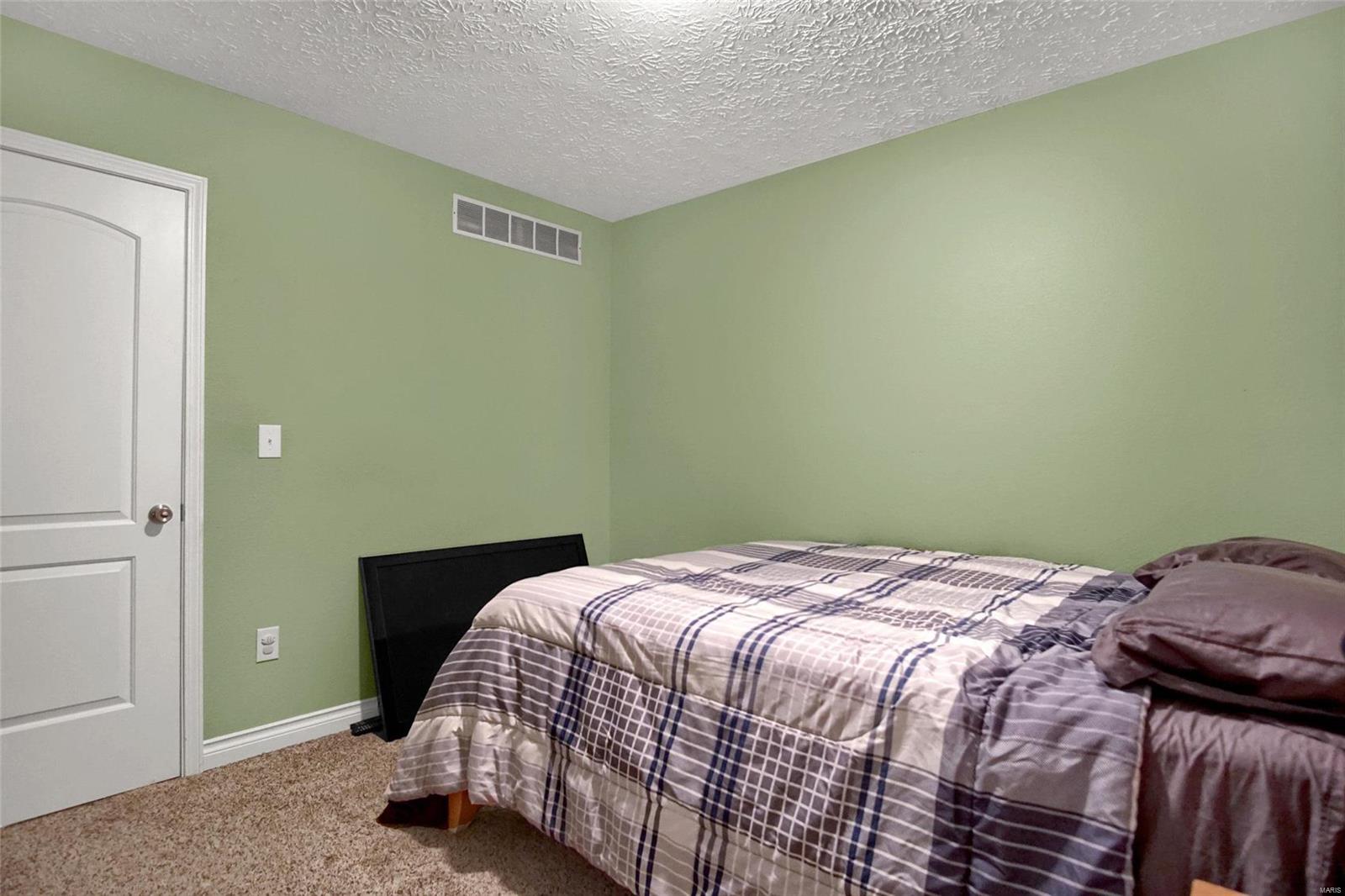957 Long Branch Road Troy, IL 62294 - Photo 16 of 36 Gallery Image 16
