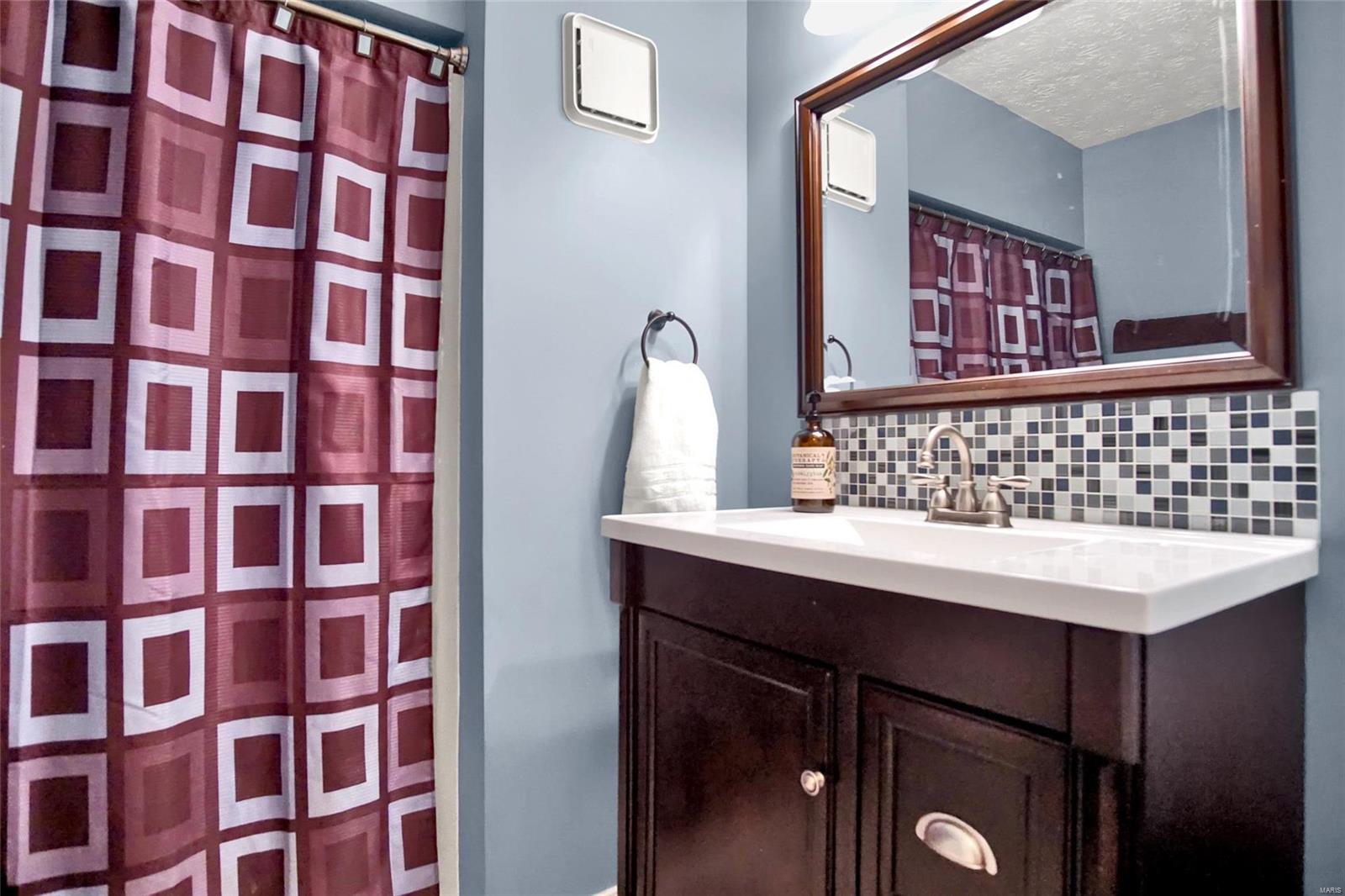 957 Long Branch Road Troy, IL 62294 - Photo 18 of 36 Gallery Image 18