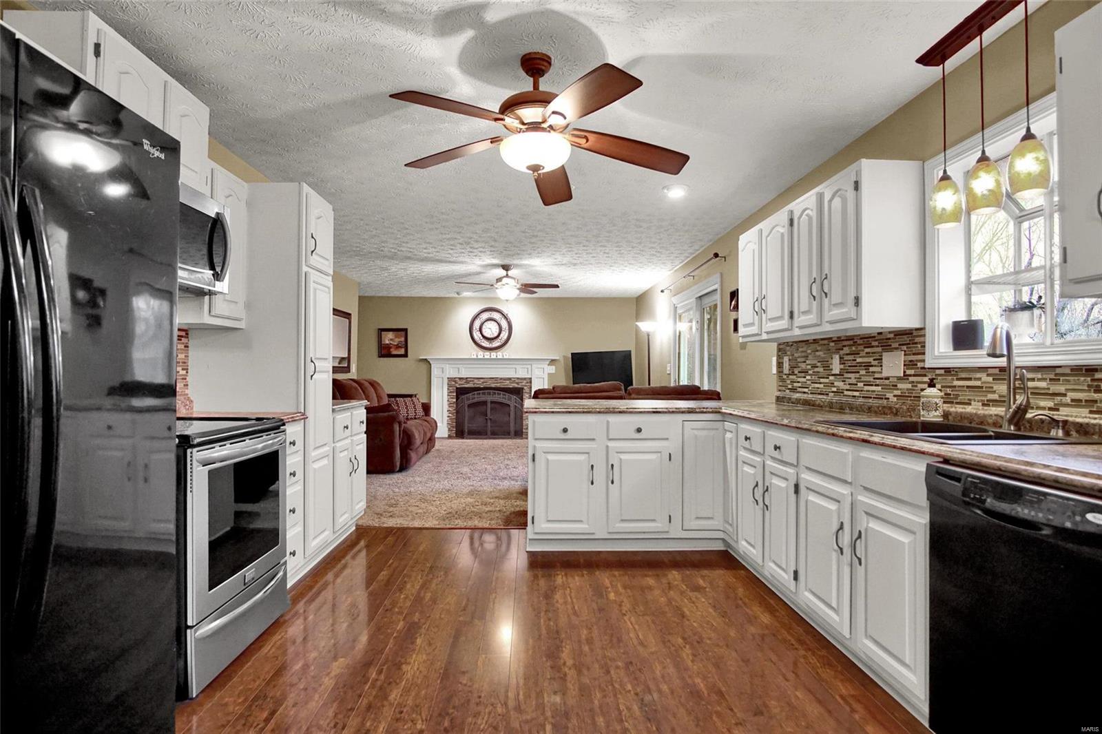 957 Long Branch Road Troy, IL 62294 - Photo 8 of 36 Gallery Image 8