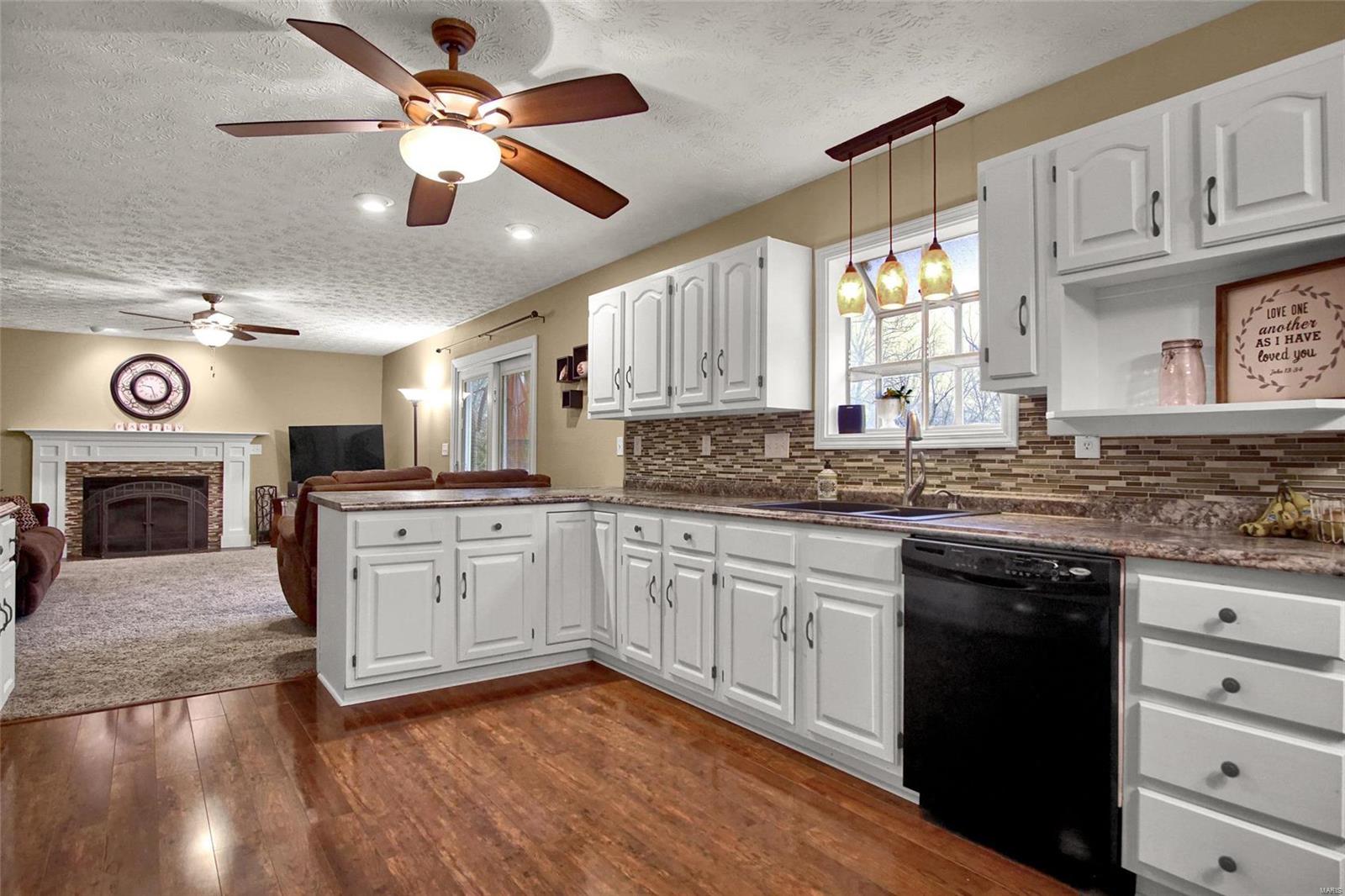 957 Long Branch Road Troy, IL 62294 - Photo 9 of 36 Gallery Image 9
