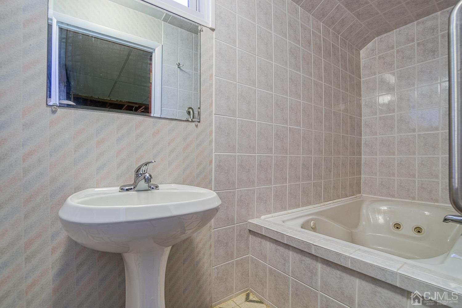 249 Clinton Road North Brunswick, NJ 08902 - Photo 31 of 43 Gallery Image 31