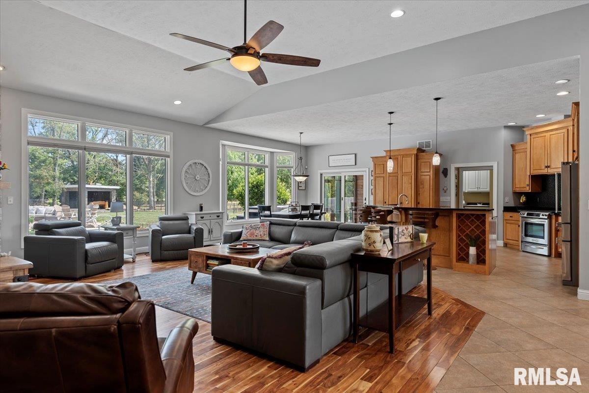 207 Cumberland Drive Rochester, IL 62563 - Photo 13 of 100 Gallery Image 13