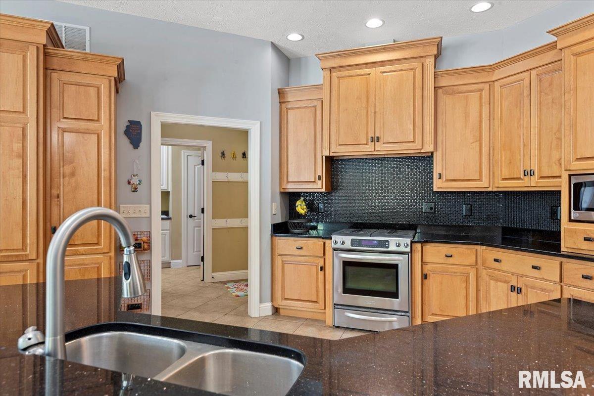 207 Cumberland Drive Rochester, IL 62563 - Photo 27 of 100 Gallery Image 27