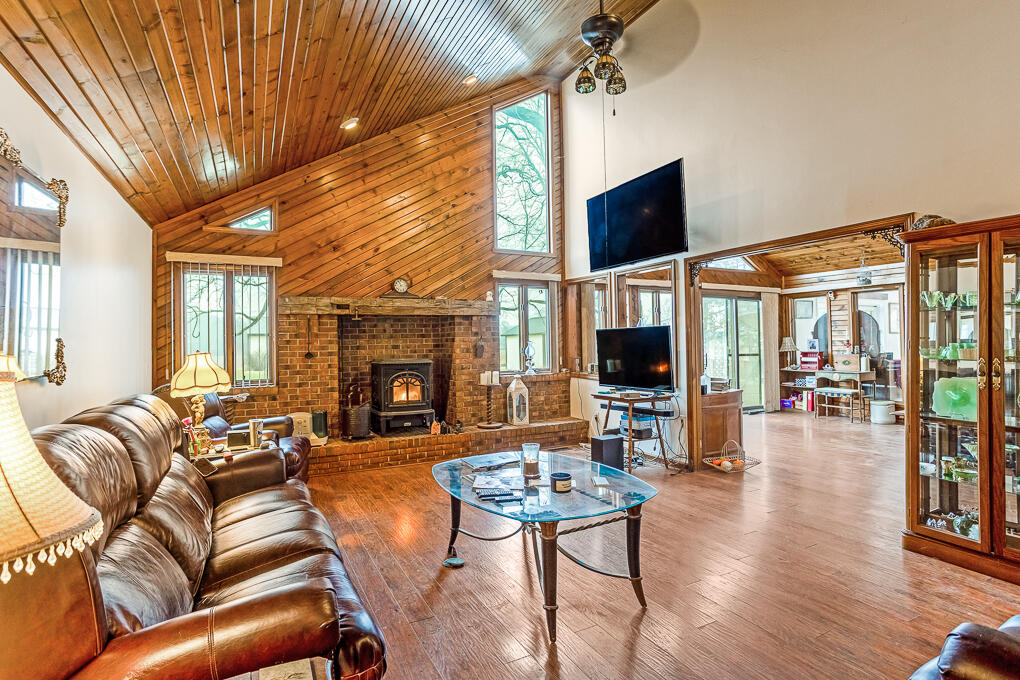 660 Snedeker Road North Webberville, MI 48892 - Photo 11 of 68 0N0A4521-HDR