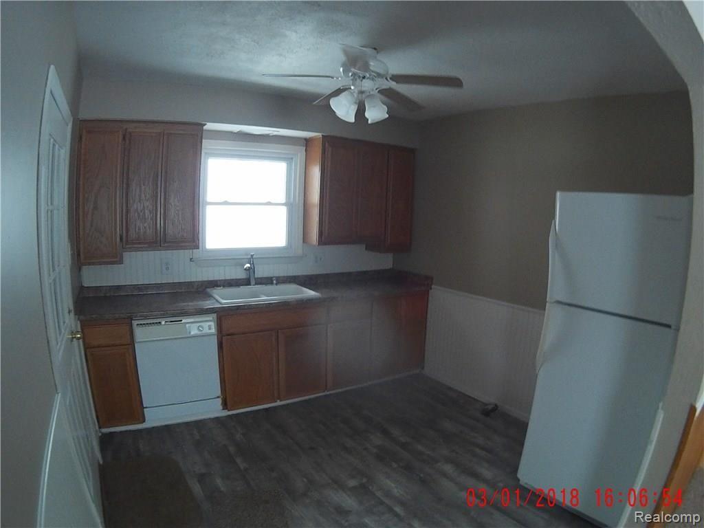 1385 East Maple Road Milford, MI 48381 - Photo 7 of 22 2018_0301_160655_007.JPG