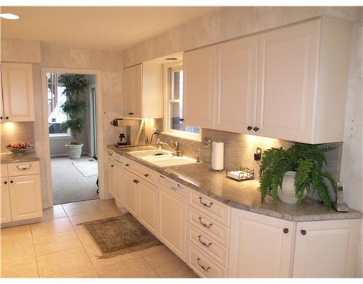 190 Shadow Ridge Drive Pittsburgh, PA 15238 - Photo 7 of 18 Kitchen. The L-shaped kitchen is ergonomically designed for ease of use.