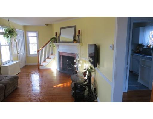 17 Vail Street Springfield, MA 01118 - Photo 8 of 28