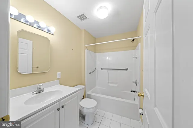 $320,000 | 418 Victoria Gardens Drive, Unit J, Kennett Square, PA 19348