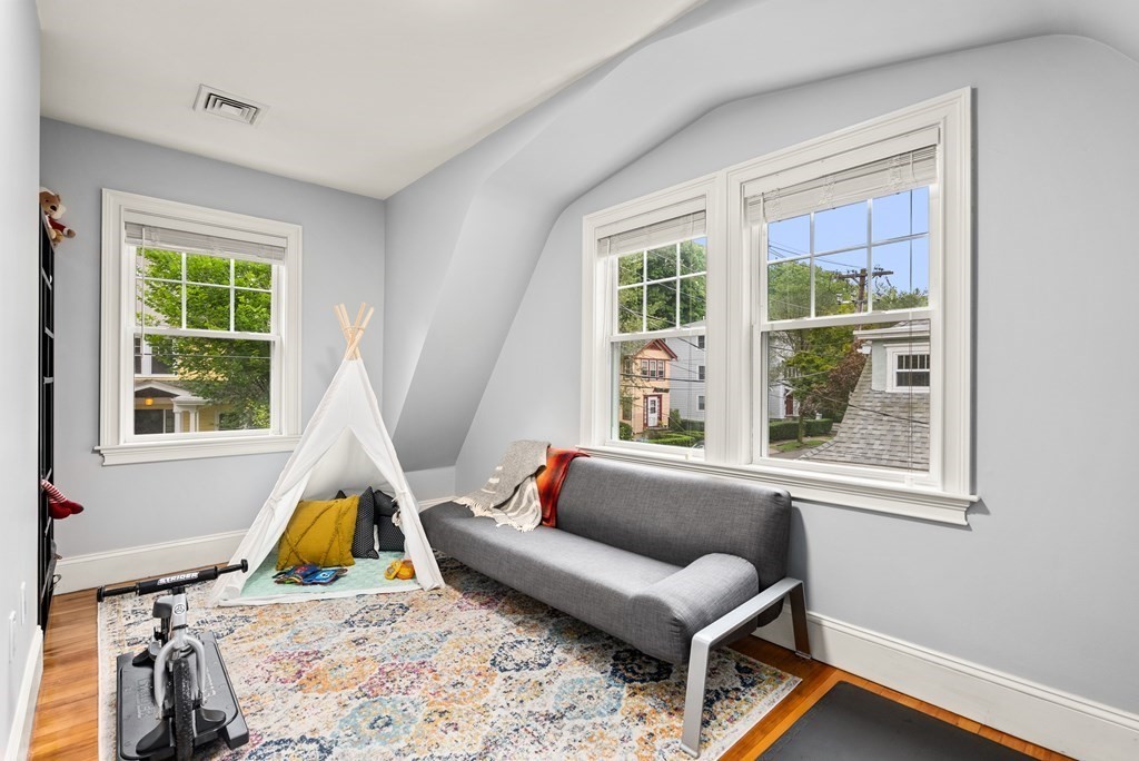 54 Beaconsfield Road, Unit 54 Brookline, MA 02445 - Photo 14 of 21