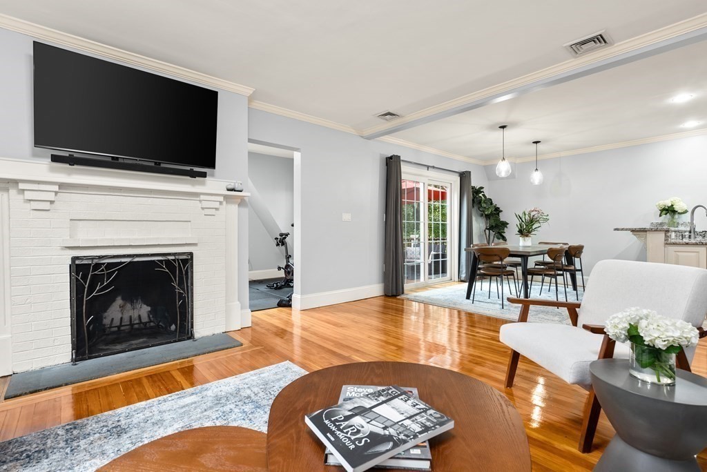 54 Beaconsfield Road, Unit 54 Brookline, MA 02445 - Photo 4 of 21